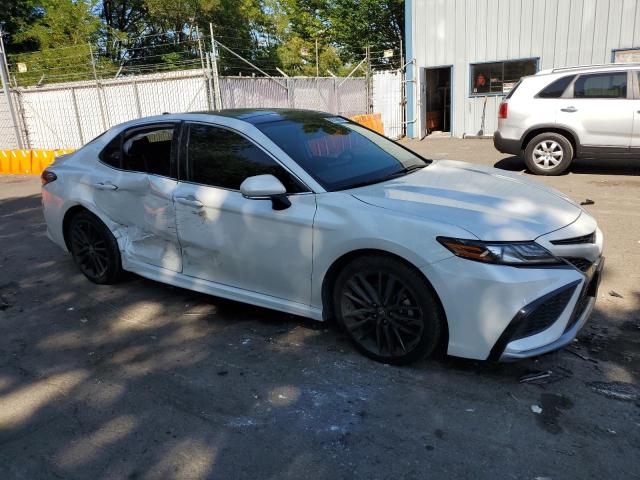 4T1K61BK3NU054786 - 2022 TOYOTA CAMRY XSE Biały zdjęcie 4
