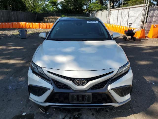 4T1K61BK3NU054786 - 2022 TOYOTA CAMRY XSE Biały zdjęcie 5