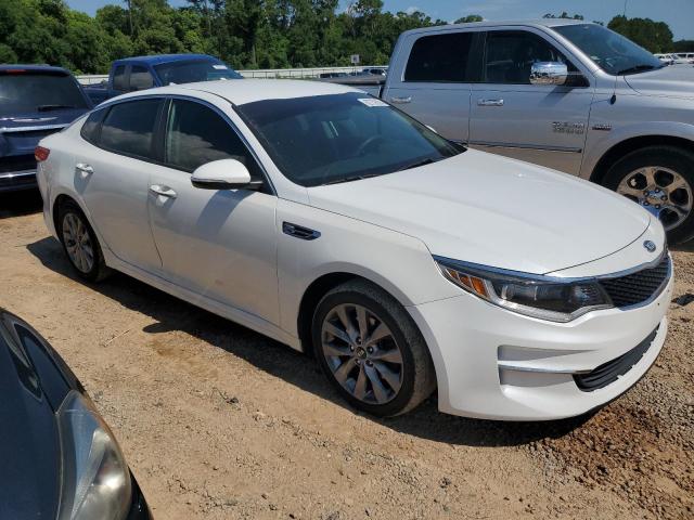 5XXGT4L34HG172917 - 2017 KIA OPTIMA LX WHITE photo 4