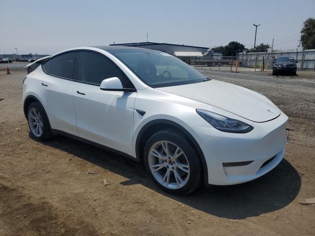 7SAYGDEEXPA031259 - 2023 TESLA MODEL Y WHITE photo 4