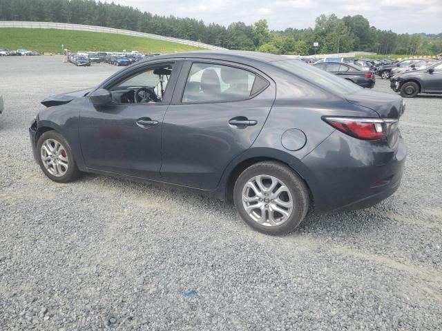 3MYDLBYVXJY303025 - 2018 TOYOTA YARIS IA ნაცრისფერი ფოტო 2