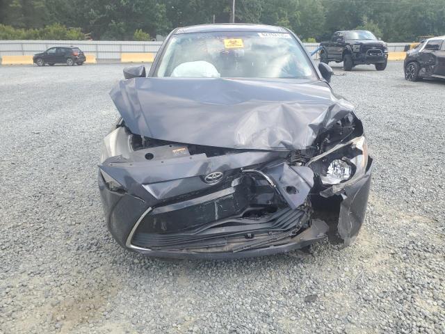 3MYDLBYVXJY303025 - 2018 TOYOTA YARIS IA ნაცრისფერი ფოტო 5