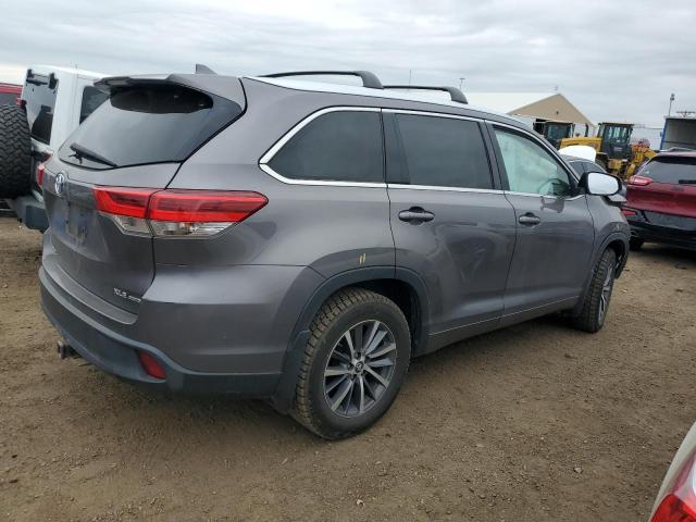 5TDJZRFH4JS524102 - 2018 TOYOTA HIGHLANDER SE GRAY photo 3