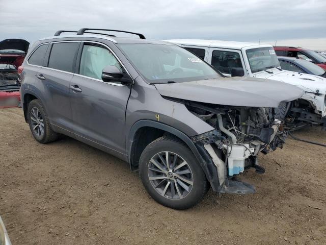 5TDJZRFH4JS524102 - 2018 TOYOTA HIGHLANDER SE GRAY photo 4