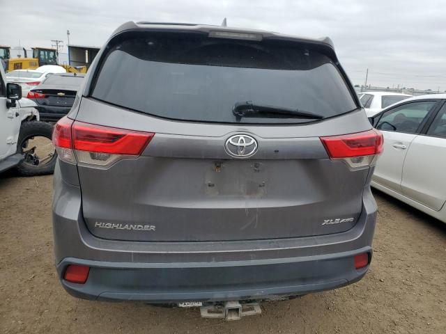 5TDJZRFH4JS524102 - 2018 TOYOTA HIGHLANDER SE GRAY photo 6