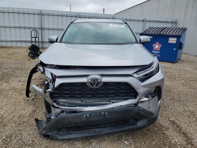 2T3P1RFV6RC480056 - 2024 TOYOTA RAV4 XLE SILVER photo 5