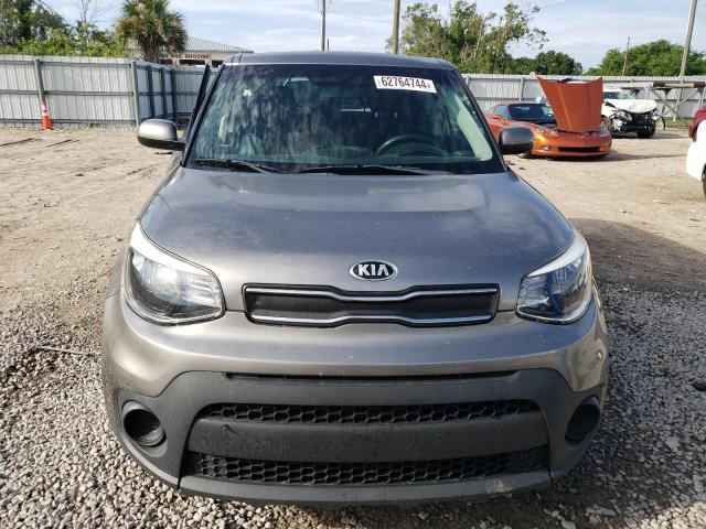 KNDJN2A21H7449790 - 2017 KIA SOUL GRAY photo 5