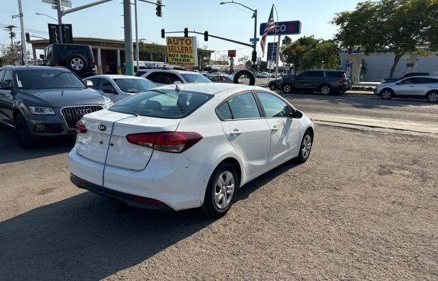 3KPFK4A78HE027103 - 2017 KIA FORTE LX WHITE photo 4