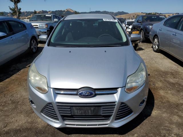 1FAHP3K20CL183388 - 2012 FORD FOCUS SE SILVER photo 5