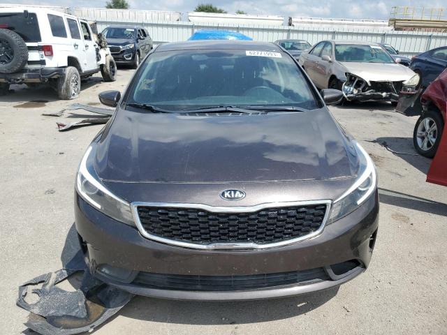 3KPFK4A75JE183511 - 2018 KIA FORTE LX GRAY photo 5