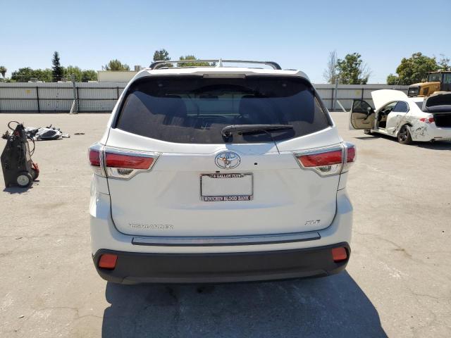 5TDKKRFH6GS176711 - 2016 TOYOTA HIGHLANDER XLE WHITE photo 6