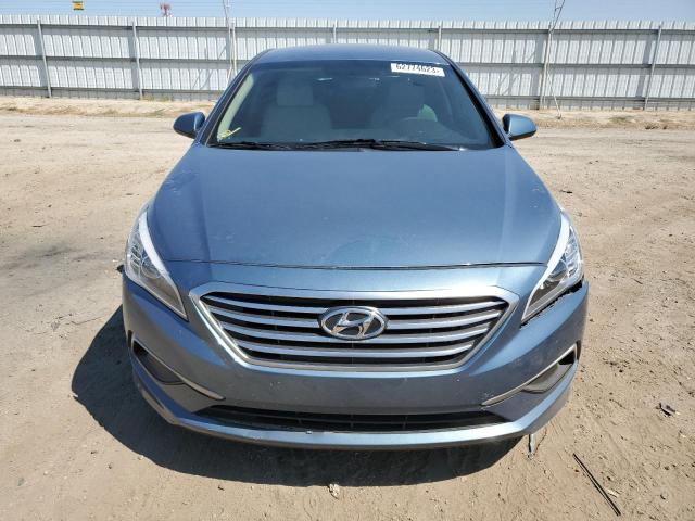 5NPE24AF9HH553190 - 2017 HYUNDAI SONATA SE BLUE photo 5