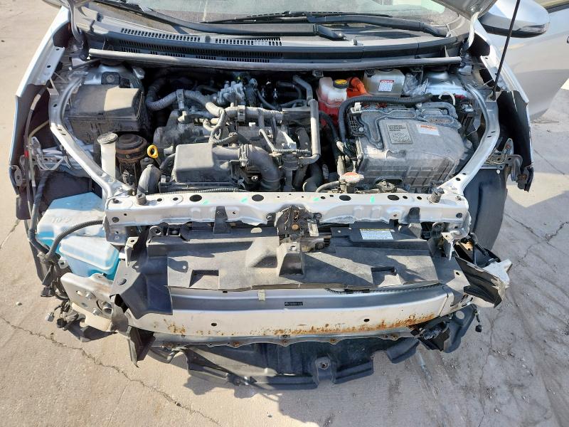 JTDKDTB34G1121821 - 2016 TOYOTA PRIUS C ვერცხლისფერი ფოტო 11