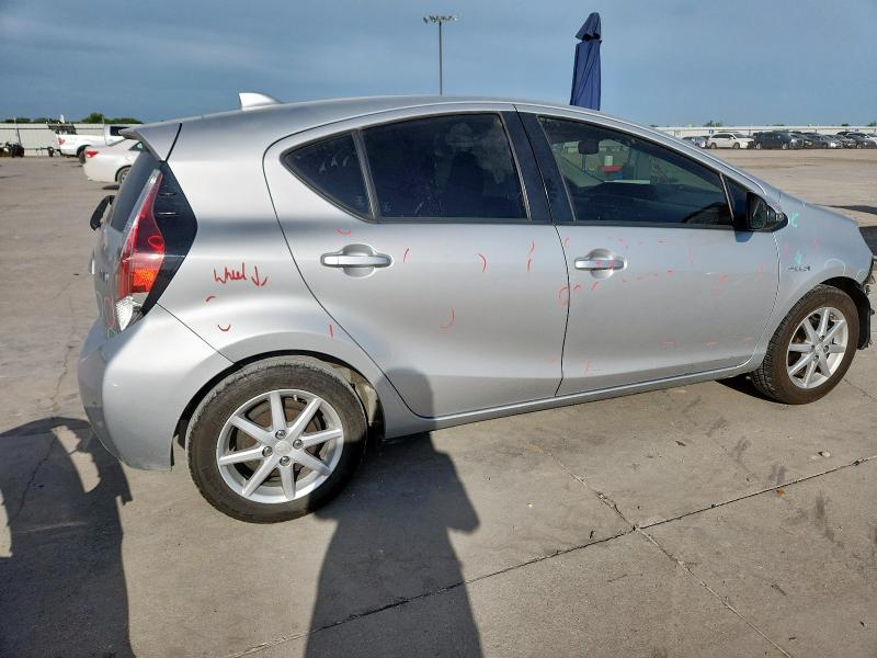 JTDKDTB34G1121821 - 2016 TOYOTA PRIUS C ვერცხლისფერი ფოტო 3