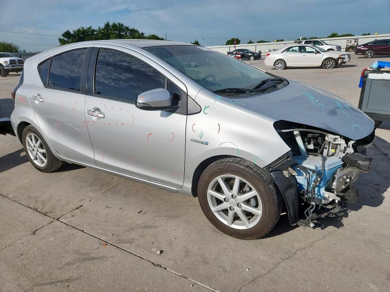 JTDKDTB34G1121821 - 2016 TOYOTA PRIUS C ვერცხლისფერი ფოტო 4