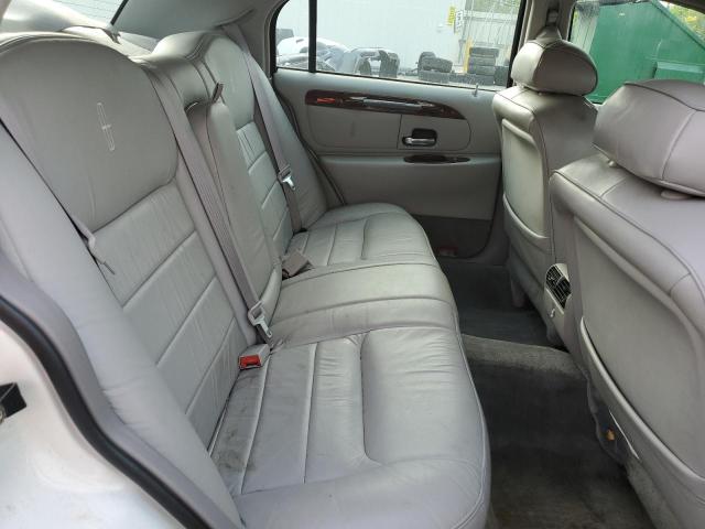 1LNHM82W61Y633561 - 2001 LINCOLN TOWN CAR SIGNATURE თეთრი ფოტო 10