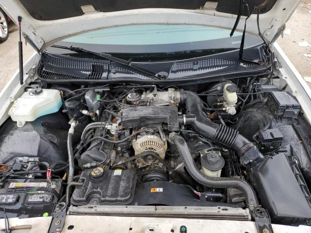 1LNHM82W61Y633561 - 2001 LINCOLN TOWN CAR SIGNATURE თეთრი ფოტო 11