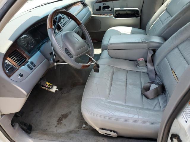 1LNHM82W61Y633561 - 2001 LINCOLN TOWN CAR SIGNATURE თეთრი ფოტო 7