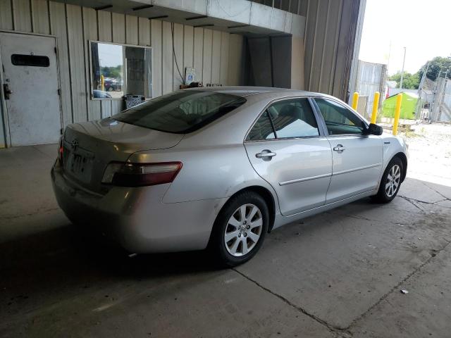 JTNBB46K573021403 - 2007 TOYOTA CAMRY HYBRID SILVER photo 3