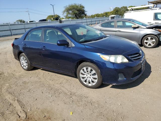 5YFBU4EE5DP153901 - 2013 TOYOTA COROLLA BASE Blau Foto 4