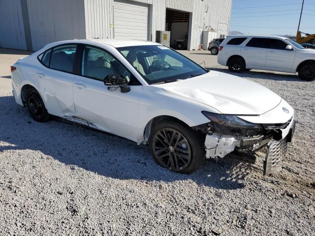 4T1DAACKXSU619794 - 2025 TOYOTA CAMRY XSE WHITE photo 4