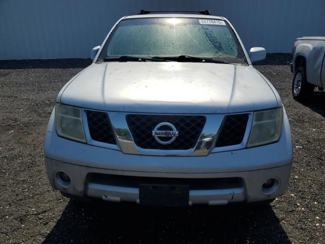 5N1AR18W15C755698 - 2005 NISSAN PATHFINDER LE SILVER photo 5