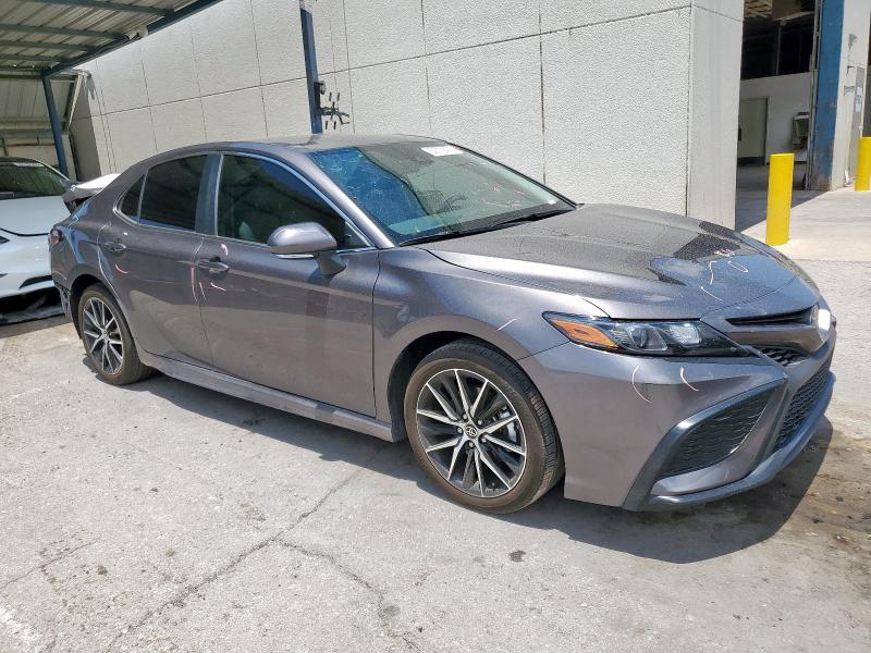 4T1G11AK7RU909730 - 2024 TOYOTA CAMRY SE NIGHT SHADE GRAY photo 4