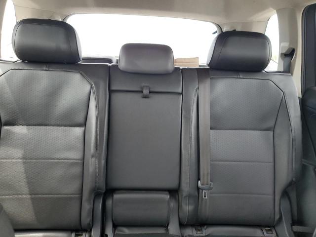 3VV3B7AX9JM210012 - 2018 VOLKSWAGEN TIGUAN SE GRAY photo 10