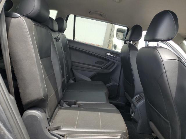 3VV3B7AX9JM210012 - 2018 VOLKSWAGEN TIGUAN SE GRAY photo 11