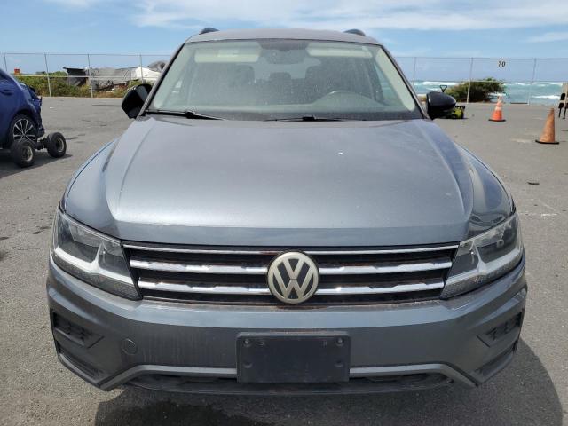 3VV3B7AX9JM210012 - 2018 VOLKSWAGEN TIGUAN SE GRAY photo 5