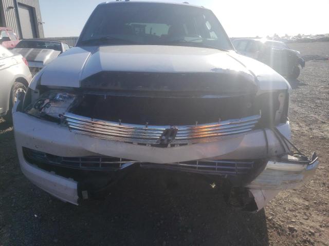 5LMJJ2J52BEJ04592 - 2011 LINCOLN NAVIGATOR 白色 照片 9