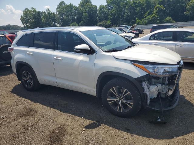5TDJKRFH6GS321998 - 2016 TOYOTA HIGHLANDER XLE WHITE photo 4