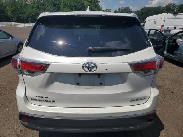 5TDJKRFH6GS321998 - 2016 TOYOTA HIGHLANDER XLE WHITE photo 6
