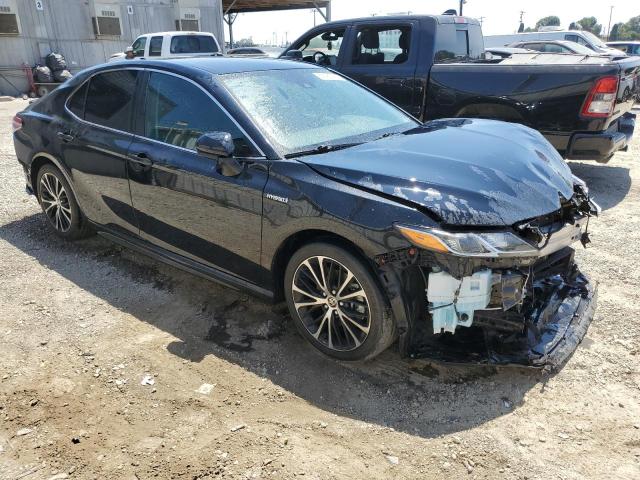 4T1G31AK6LU537055 - 2020 TOYOTA CAMRY SE BLACK photo 4