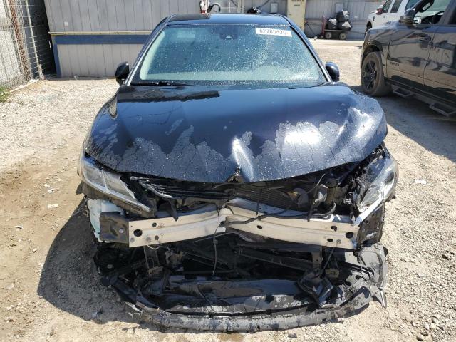 4T1G31AK6LU537055 - 2020 TOYOTA CAMRY SE BLACK photo 5