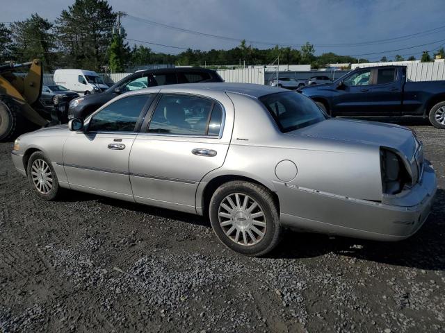 1LNHM81W13Y656038 - 2003 LINCOLN TOWN CAR EXECUTIVE SILVER photo 2