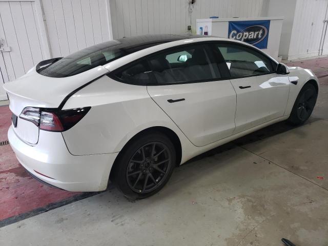 5YJ3E1EA6PF519085 - 2023 TESLA MODEL 3 WHITE photo 3