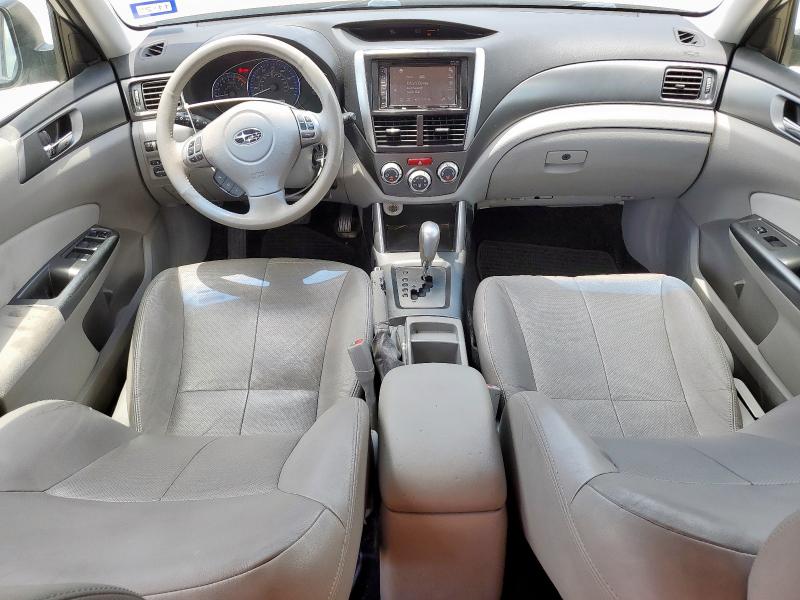 JF2SHAEC1DH418229 - 2013 SUBARU FORESTER LIMITED Weiß Foto 8