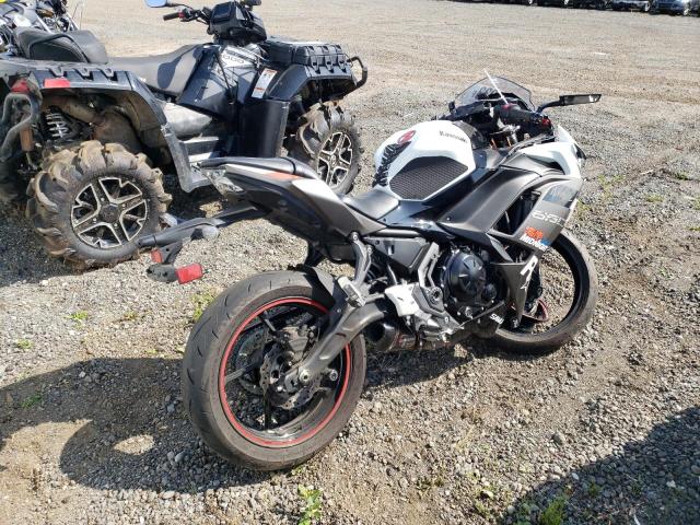 ML5EXER18PDA90461 - 2023 KAWASAKI EX650 R Argent photo 4