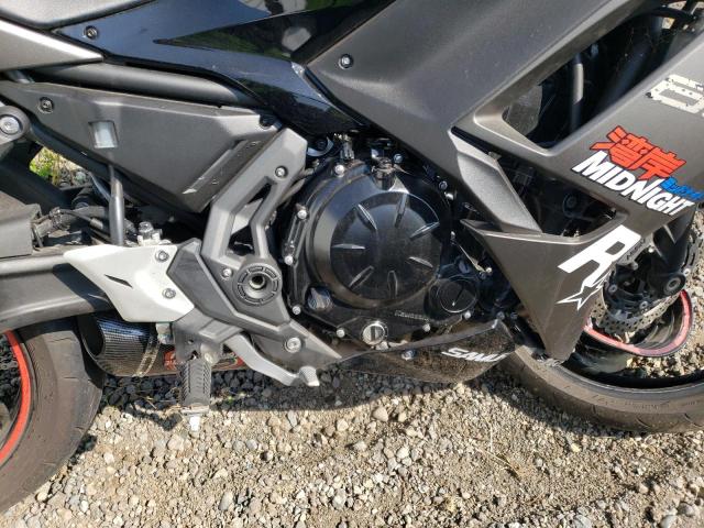 ML5EXER18PDA90461 - 2023 KAWASAKI EX650 R Argent photo 7