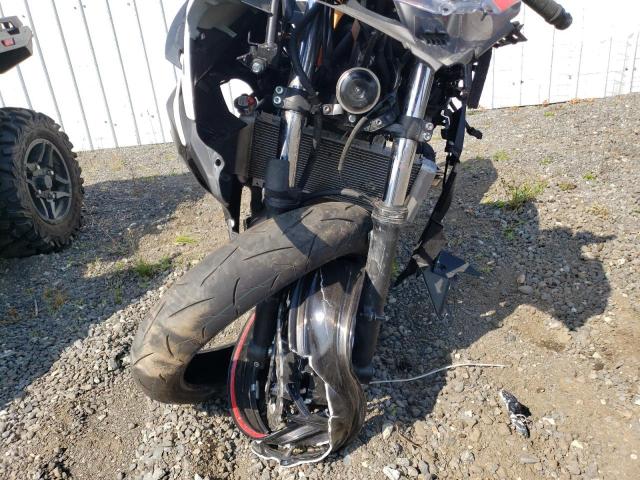 ML5EXER18PDA90461 - 2023 KAWASAKI EX650 R Argent photo 9