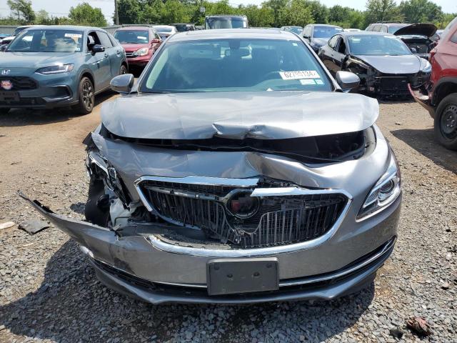 1G4ZP5SS4JU147684 - 2018 BUICK LACROSSE ESSENCE ნაცრისფერი ფოტო 5