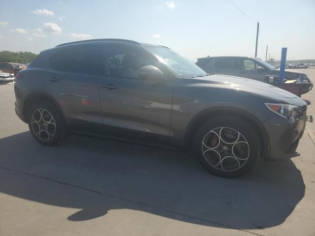 ZASPAKAN1K7C30388 - 2019 ALFA ROMEO STELVIO GRAY photo 4