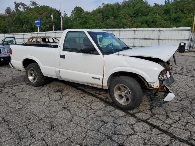 1GCCS14W028154160 - 2002 CHEVROLET S TRUCK S10 WHITE photo 4