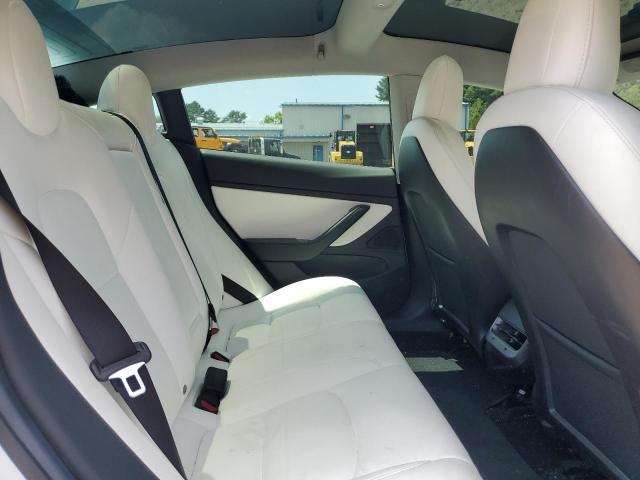 5YJ3E1EB0KF487588 - 2019 TESLA MODEL 3 WHITE photo 10