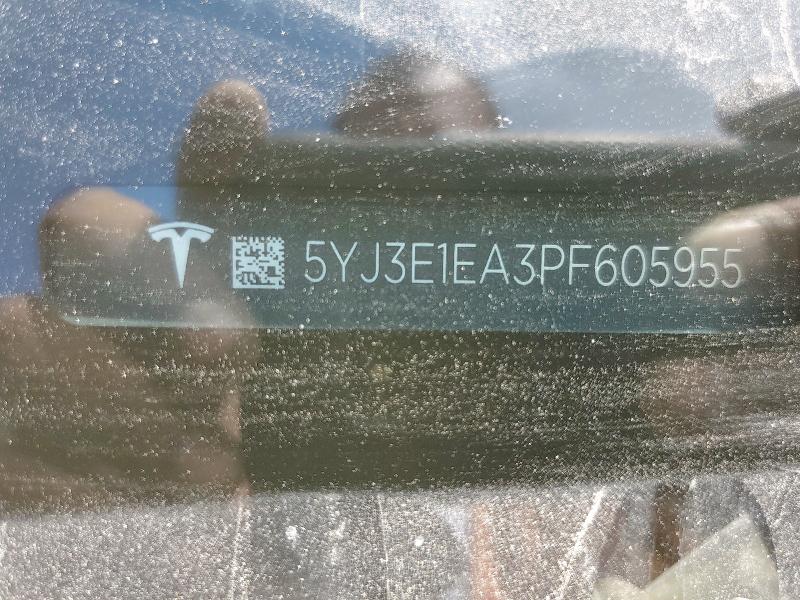 5YJ3E1EA3PF605955 - 2023 TESLA MODEL 3 WHITE photo 12