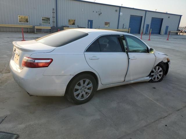 JTNBE46K673085943 - 2007 TOYOTA CAMRY CE WHITE photo 3