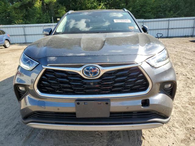 5TDEBRCH1MS027992 - 2021 TOYOTA HIGHLANDER HYBRID PLATINUM GRAY photo 5