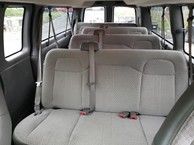 1GAZGPFG8G1273703 - 2016 CHEVROLET EXPRESS G3 LT WHITE photo 10