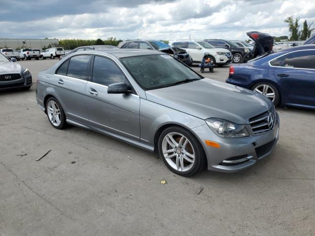 WDDGF4HB5EA965745 - 2014 MERCEDES-BENZ C 250 GRAY photo 4